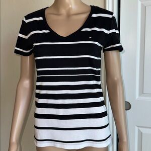TOMMY HILFIGER 100%Cotton Women’s Tee.